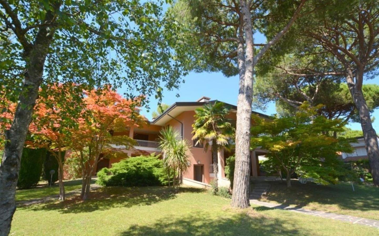 Residence Maria Elena - 30 Pt Lignano Sabbiadoro Eksteriør billede