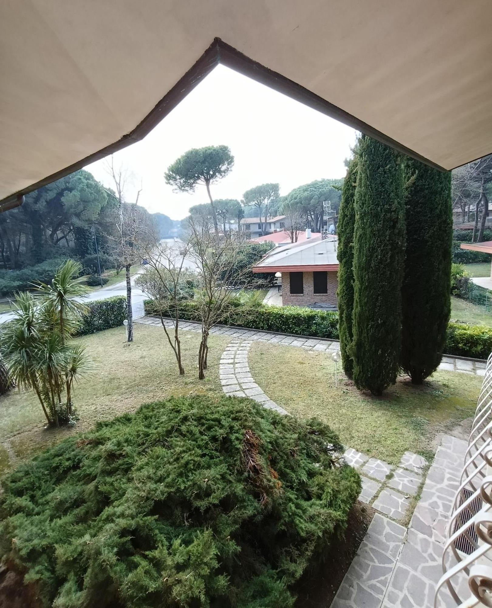 Residence Maria Elena - 30 Pt Lignano Sabbiadoro Eksteriør billede