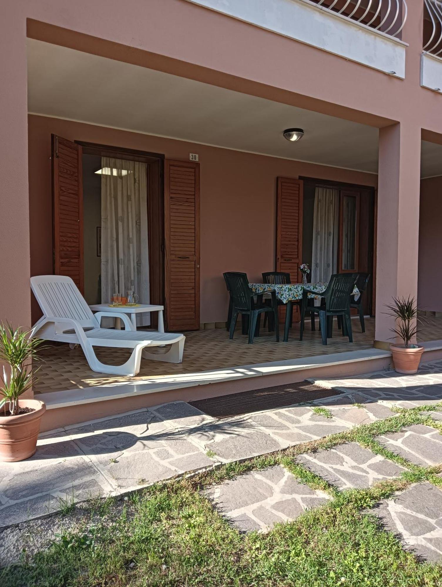 Residence Maria Elena - 30 Pt Lignano Sabbiadoro Eksteriør billede